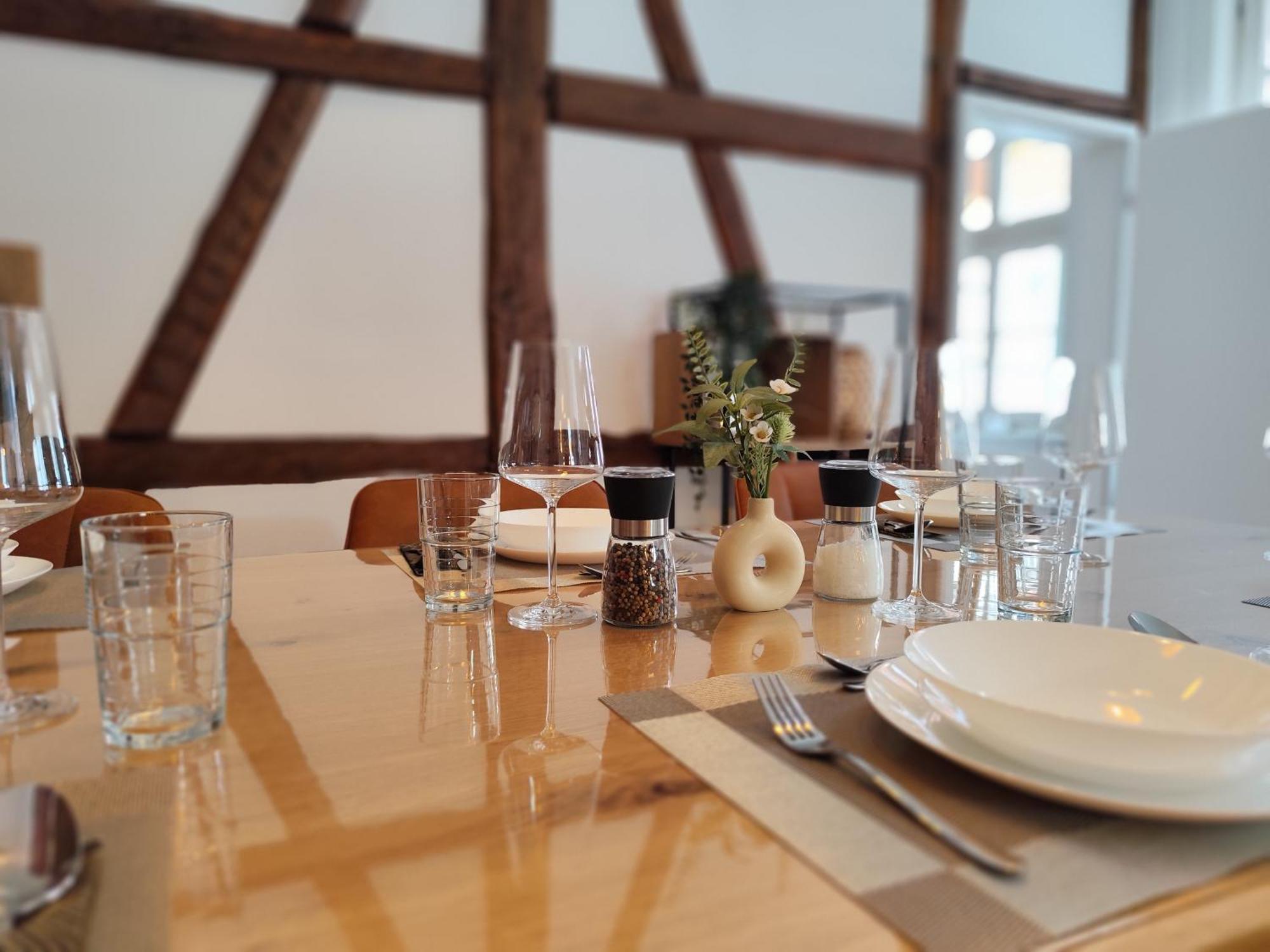 Apartment Apartz - Altstadt - Bis 9 Personen, 3 Sz, Infrarotsauna, Parkplatz, W-lan, Dachterrasse *