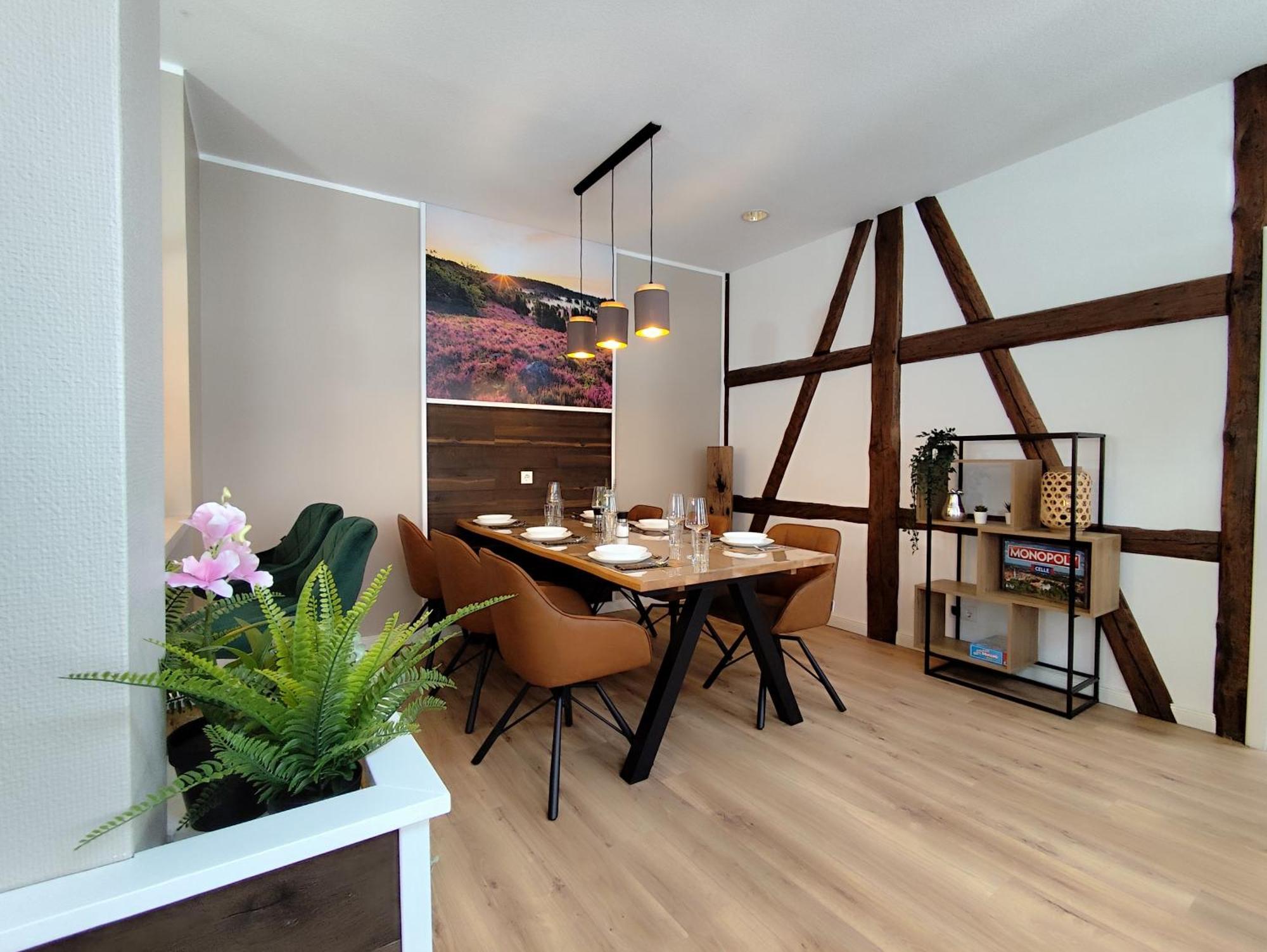 Apartment Apartz - Altstadt - Bis 9 Personen, 3 Sz, Infrarotsauna, Parkplatz, W-lan, Dachterrasse *